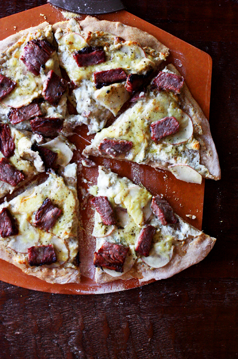 Garliccreamsaucepizza