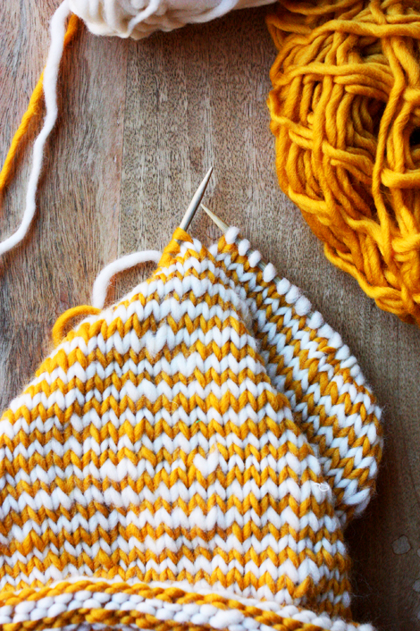 striped knit cowl (click through for video tutorial) striped knit cowl (click through for video tutorial)